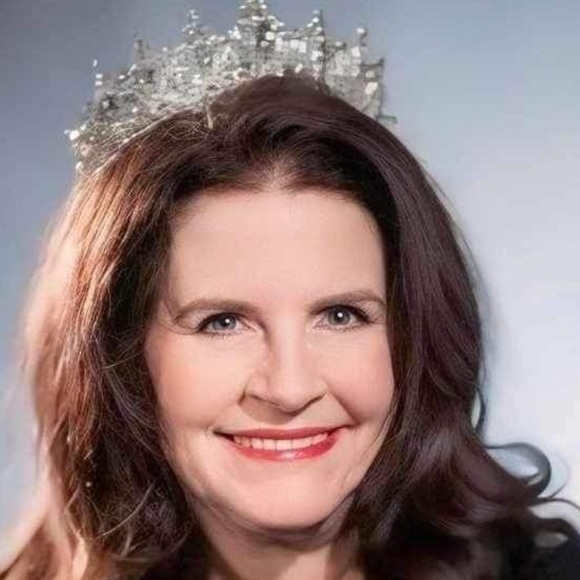 Meet your Posher, Lisa - Picture 1 of 4